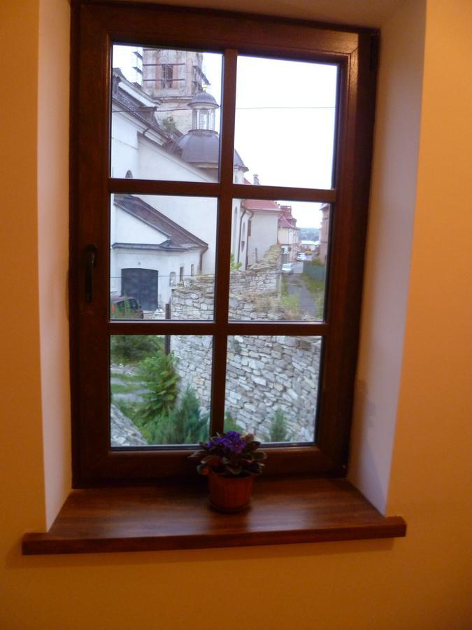 Home Hotel Kamianets-Podilskyi Luaran gambar