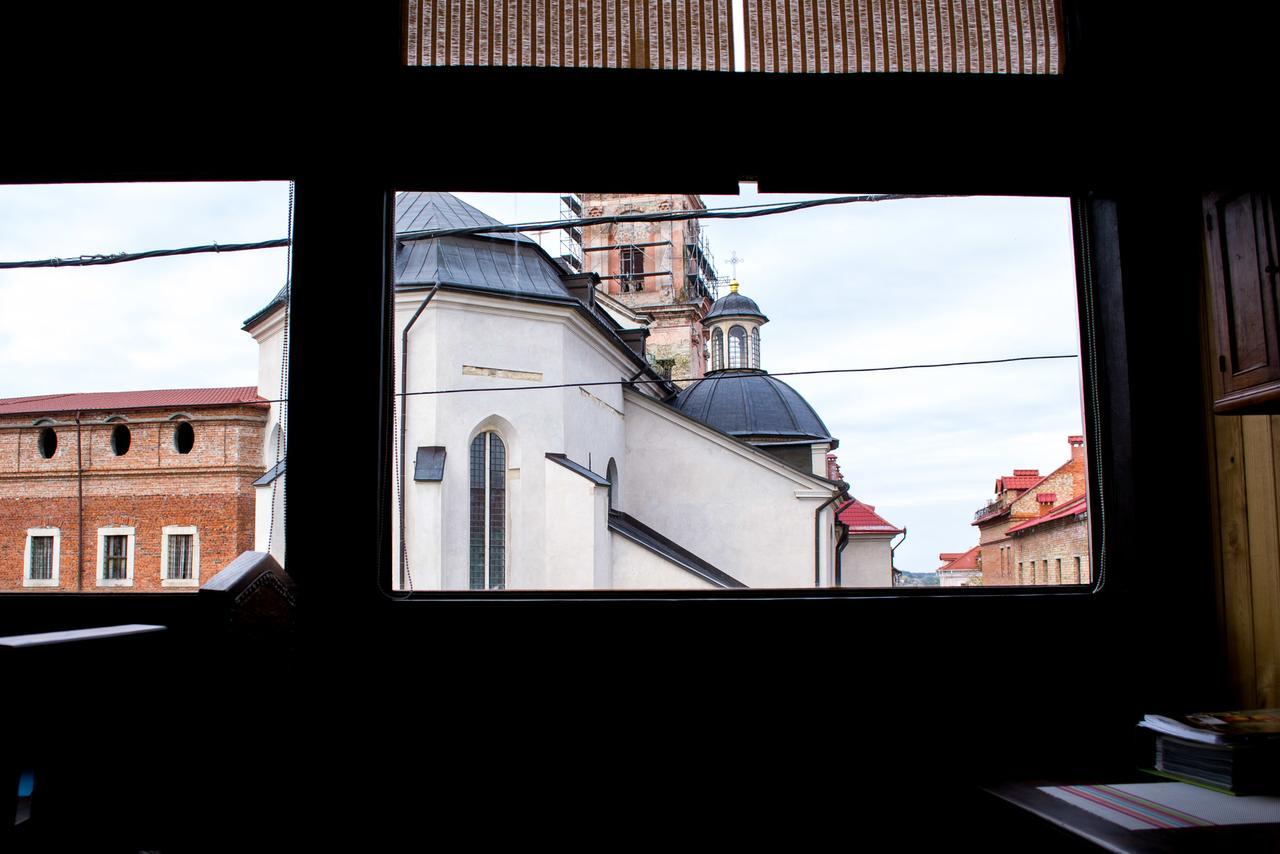 Home Hotel Kamianets-Podilskyi Luaran gambar