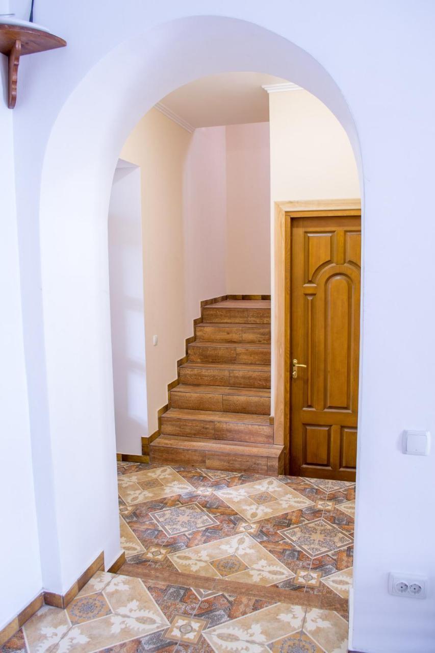 Home Hotel Kamianets-Podilskyi Luaran gambar